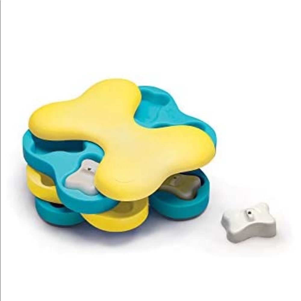Nina Ottosson by Outward Hound Dog Tornado Interactive Treat Puzzle Dog Toy